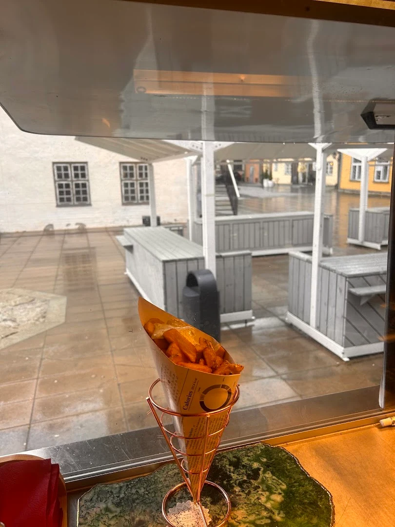Velly - Classic Dutch Fries & Burger · Photos 6