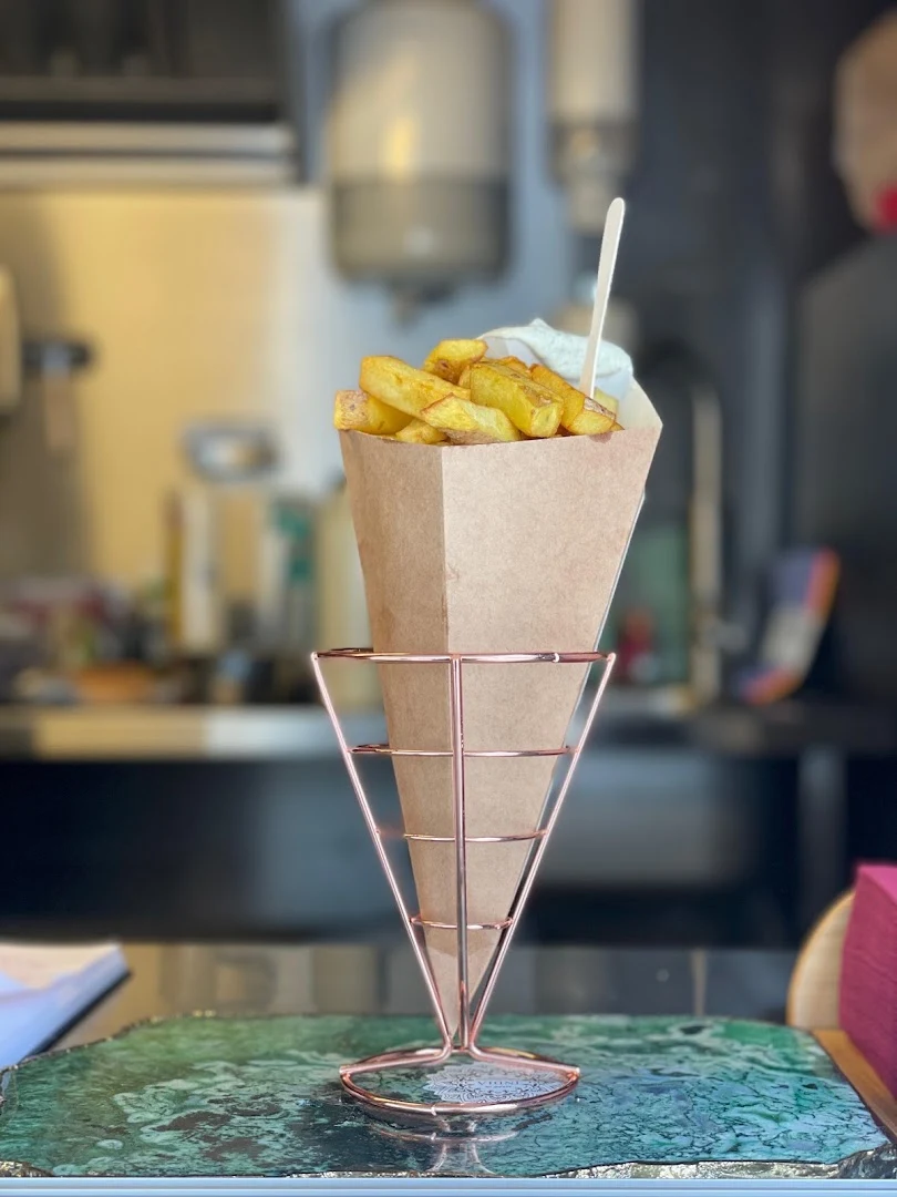 Velly - Classic Dutch Fries & Burger · Photos 3
